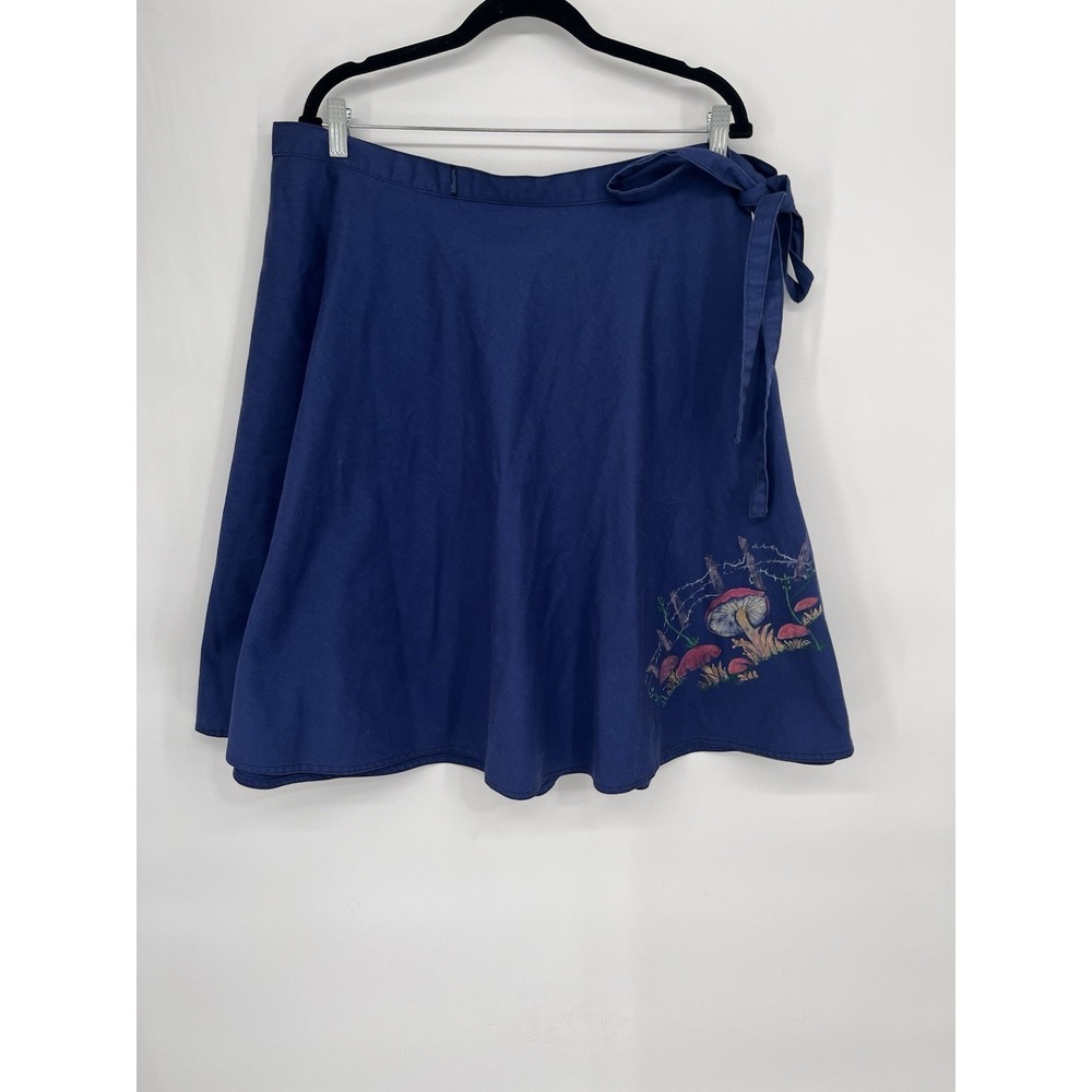 Navy Wrap Skirt With Mushroom Detail Cottage Core no Brand/size Approx. Small
